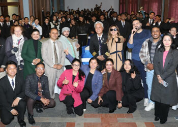 ‘एक्लो-१’ को प्रचारमा फरक रणनीति: प्रदीप खड्काको टोली कलेज-कलेजमा साक्षात्कार गर्दै