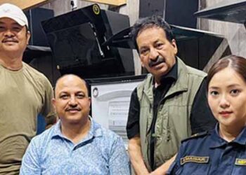 प्रहरीको पोसाकमा मिरुना मगर: झापाको सुटिङ सेटबाट बाहिरियो ‘डबल ट्रिपल’ को लुक्स